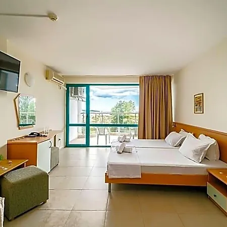 Delfin Hotel 3*